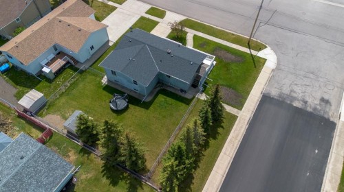 593 3 Avenue West, Cardston, AB 