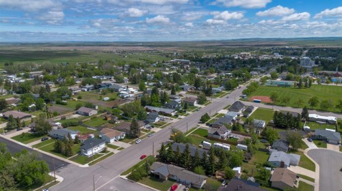 593 3 Avenue West, Cardston, AB 