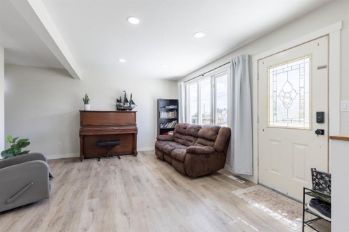 593 3 Avenue West, Cardston, AB 