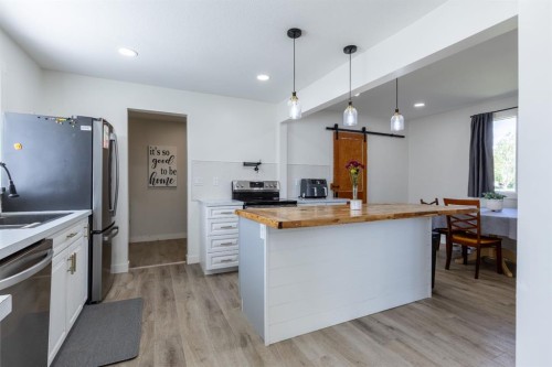 593 3 Avenue West, Cardston, AB 