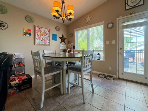 93 Heritage Crescent West, Lethbridge, AB - Indoor Photo Showing Dining Room