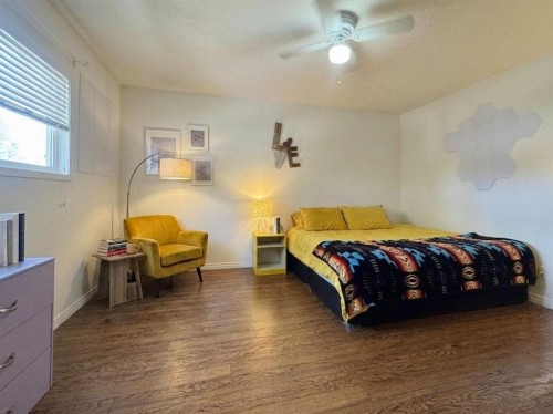 93 Heritage Crescent West, Lethbridge, AB - Indoor Photo Showing Bedroom