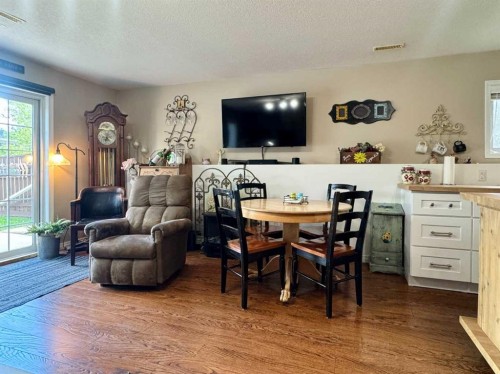 93 Heritage Crescent West, Lethbridge, AB - Indoor
