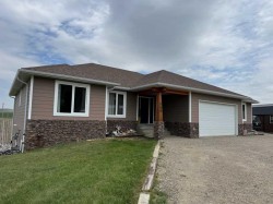 265 SCHOOL Avenue NORTHMountain View, AB T0K 1N0