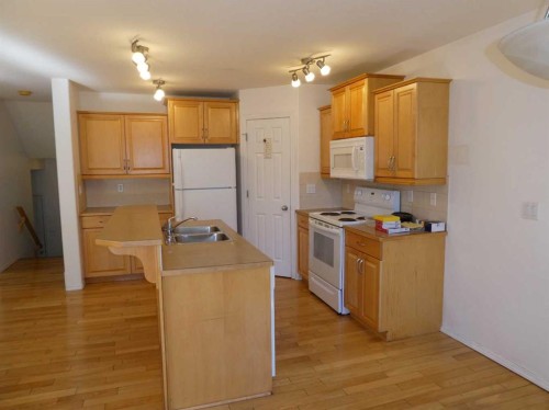 243 Fairmont Boulevard South, Lethbridge, AB 
