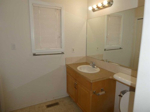 243 Fairmont Boulevard South, Lethbridge, AB 