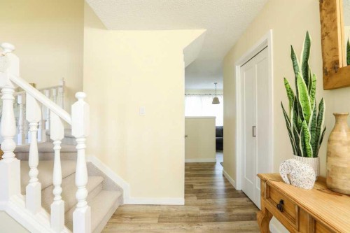 729 Columbia Boulevard West, Lethbridge, AB - Indoor Photo Showing Other Room