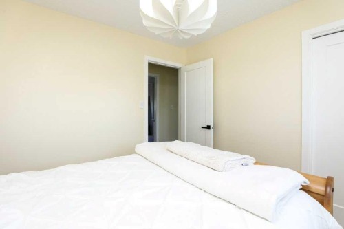 729 Columbia Boulevard West, Lethbridge, AB - Indoor Photo Showing Bedroom