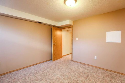 729 Columbia Boulevard West, Lethbridge, AB - Indoor Photo Showing Other Room