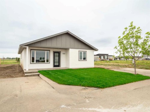 4818 72 Avenue, Taber, AB - Outdoor