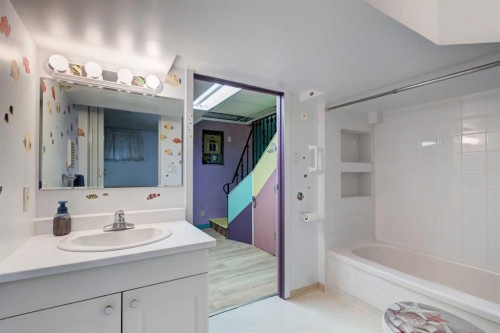 7412 22 Street Se, Calgary, AB 