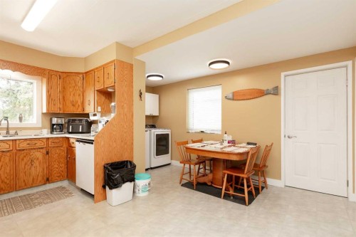 606 5 Street, Warner, AB - Indoor Photo Showing Kitchen