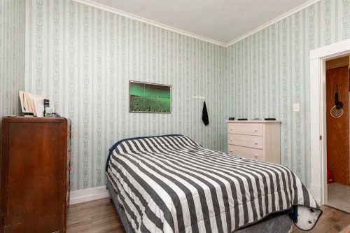 606 5 Street, Warner, AB - Indoor Photo Showing Bedroom
