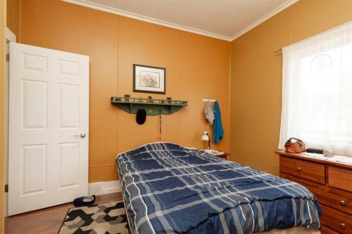 606 5 Street, Warner, AB - Indoor Photo Showing Bedroom
