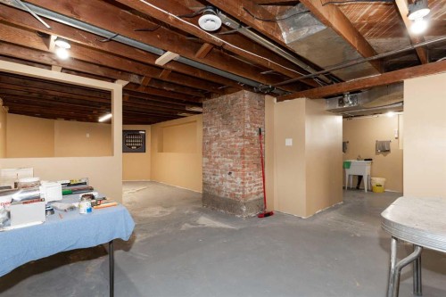 606 5 Street, Warner, AB - Indoor Photo Showing Basement