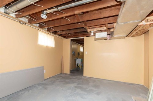 606 5 Street, Warner, AB - Indoor Photo Showing Basement