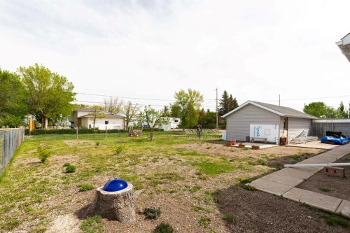 606 5 Street, Warner, AB - Outdoor