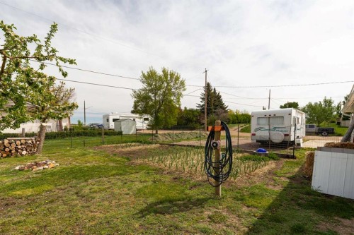 606 5 Street, Warner, AB - Outdoor