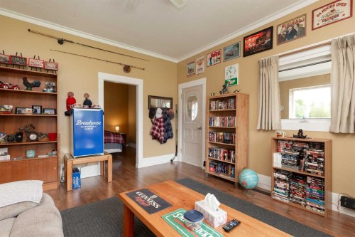 606 5 Street, Warner, AB - Indoor Photo Showing Other Room