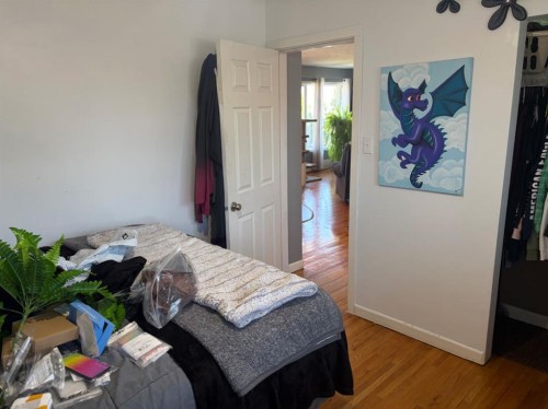 422 3Rd Ave, Stirling, AB - Indoor Photo Showing Bedroom