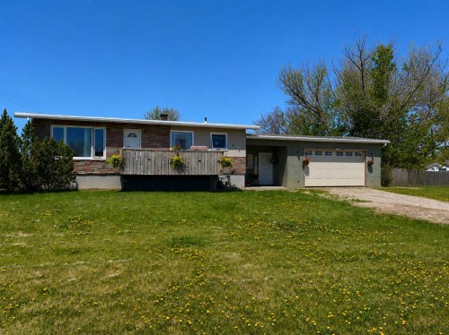 422 3Rd Ave, Stirling, AB - Outdoor