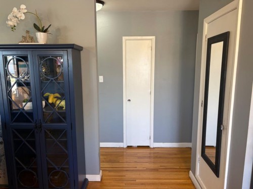 422 3Rd Ave, Stirling, AB - Indoor Photo Showing Other Room