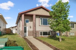 708 Mt Sundance Lane WESTLethbridge, AB T1J 0T3