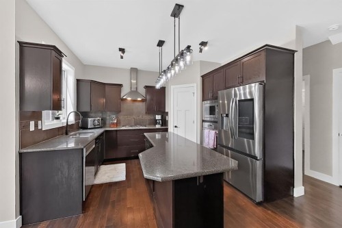1596 Coalbanks Boulevard West, Lethbridge, AB - Indoor Photo Showing Kitchen With Upgraded Kitchen