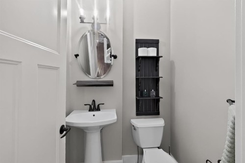 1596 Coalbanks Boulevard West, Lethbridge, AB - Indoor Photo Showing Bathroom