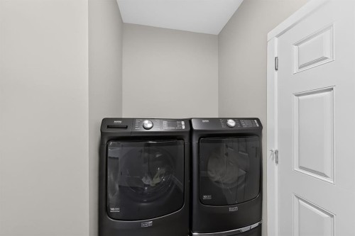 1596 Coalbanks Boulevard West, Lethbridge, AB - Indoor Photo Showing Laundry Room