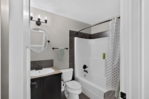 1596 Coalbanks Boulevard West, Lethbridge, AB - Indoor Photo Showing Bathroom
