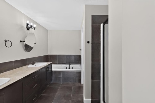 1596 Coalbanks Boulevard West, Lethbridge, AB - Indoor Photo Showing Bathroom