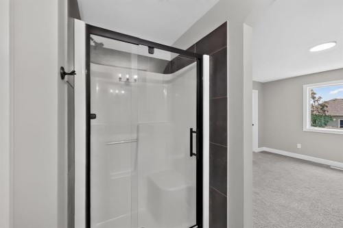 1596 Coalbanks Boulevard West, Lethbridge, AB - Indoor Photo Showing Bathroom