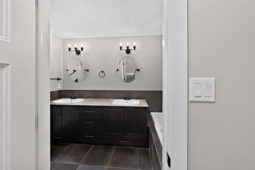 1596 Coalbanks Boulevard West, Lethbridge, AB - Indoor
