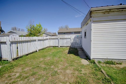 5014 48 Street, Taber, AB - Outdoor