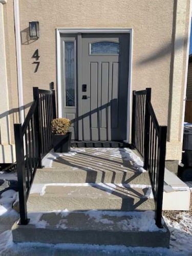 47 Blackfoot Road West, Lethbridge, AB 