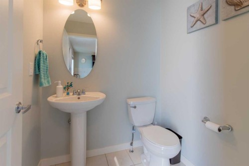 534 Keystone Chase West, Lethbridge, AB - Indoor Photo Showing Bathroom