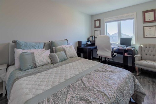 534 Keystone Chase West, Lethbridge, AB - Indoor Photo Showing Bedroom