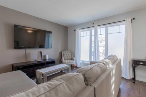 534 Keystone Chase West, Lethbridge, AB - Indoor Photo Showing Living Room
