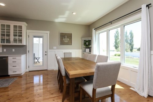 372 E 1 Avenue North, Magrath, AB 
