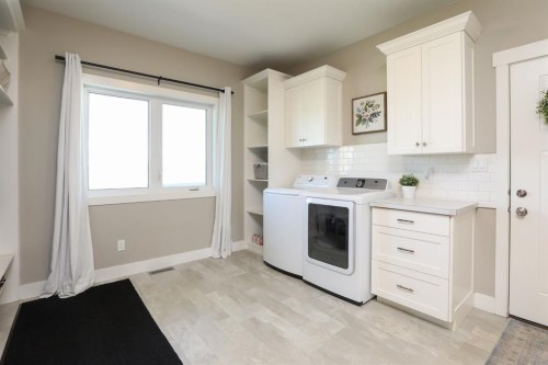 372 E 1 Avenue North, Magrath, AB 