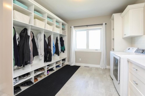 372 E 1 Avenue North, Magrath, AB 