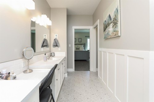 372 E 1 Avenue North, Magrath, AB 