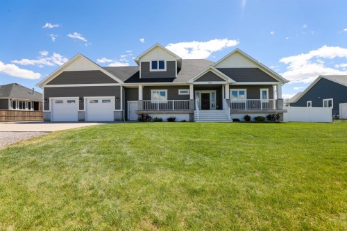372 E 1 Avenue NORTH Magrath, AB T0K 1J0