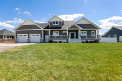 372 E 1 Avenue NORTHMagrath, AB T0K 1J0
