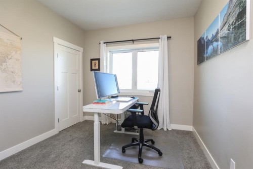 372 E 1 Avenue North, Magrath, AB 