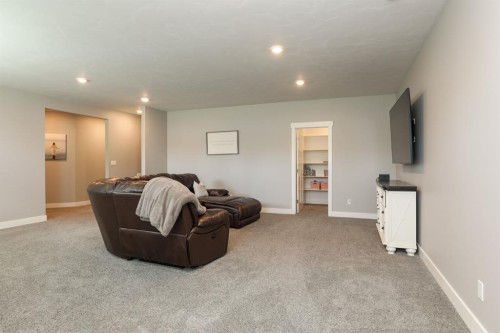 372 E 1 Avenue North, Magrath, AB 