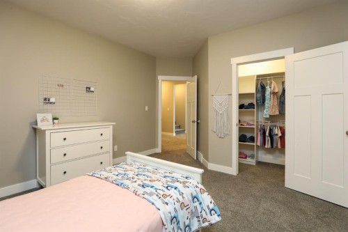 372 E 1 Avenue North, Magrath, AB 