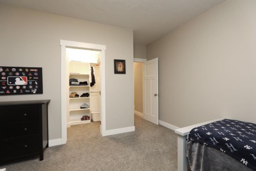 372 E 1 Avenue North, Magrath, AB 