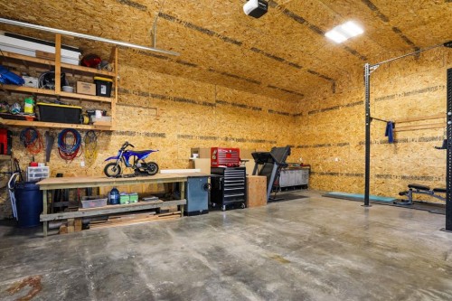 372 E 1 Avenue North, Magrath, AB 
